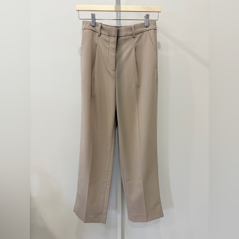 H&M Women's Beige Tan Pleated Office Pants Trousers High-Waisted Crop Size 2